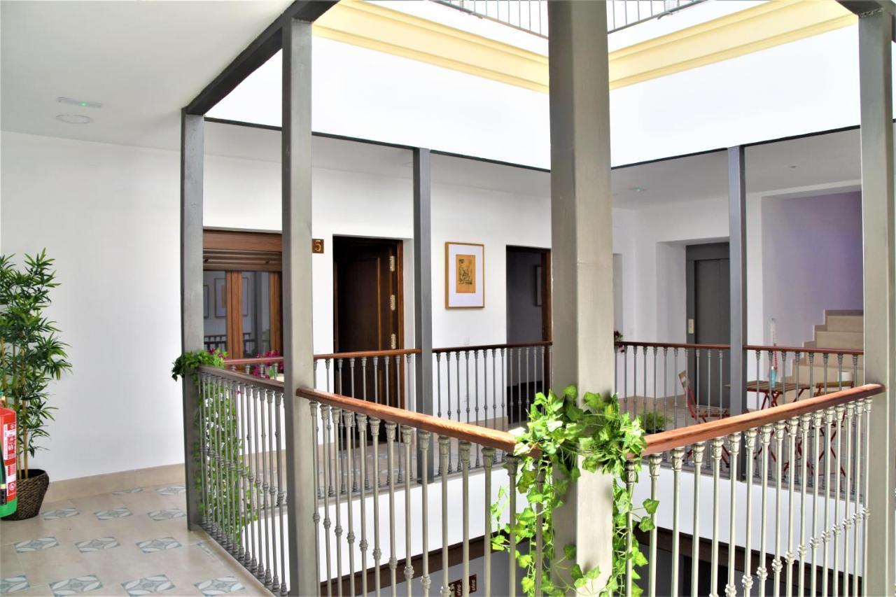 Apartamentos Turisticos Mamelon Херес де ла Фронтера Екстериор снимка